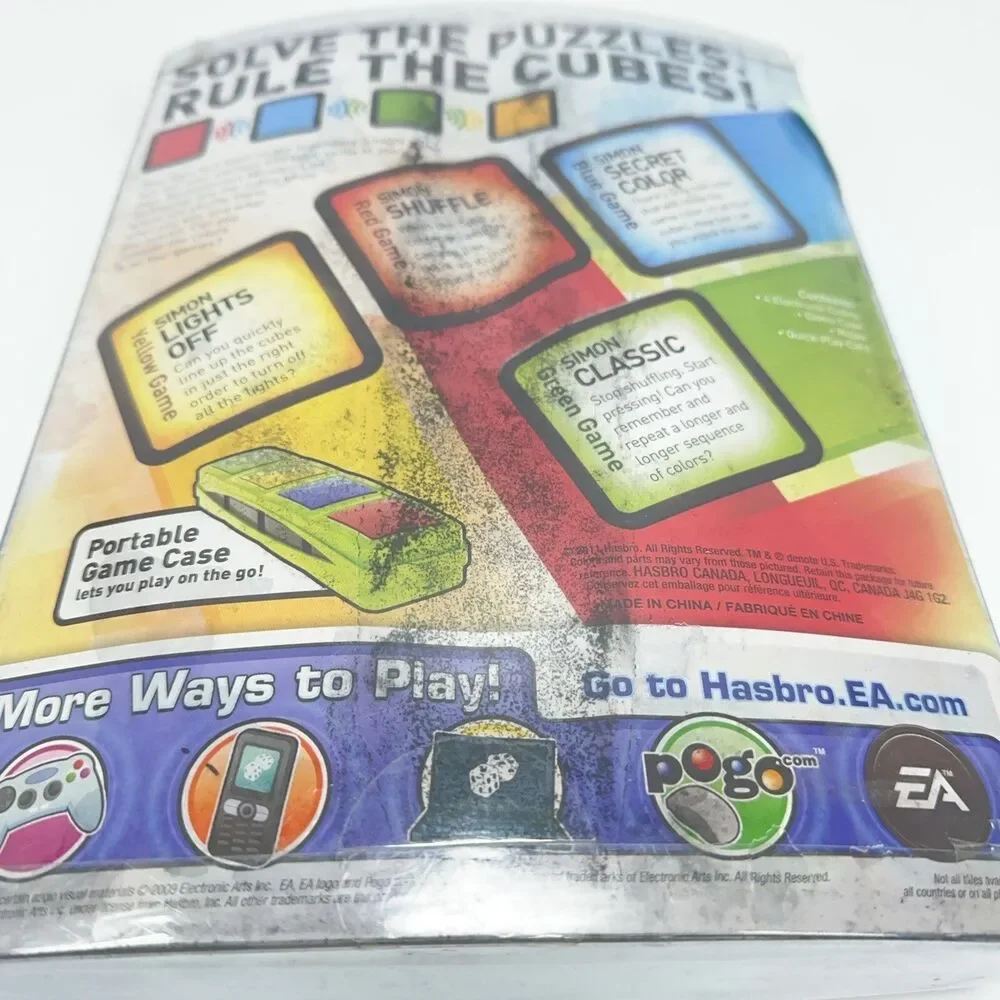 NEW SIMON FLASH Hasbro Electronic Game Cubes 4 Games W/ Sound & Changing Colors